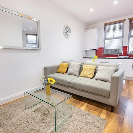 Modern Apartment Close To City Centre With Parking Leeds  Exteriör bild