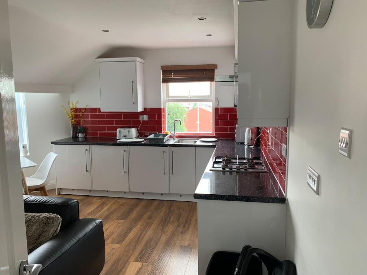 Modern Apartment Close To City Centre With Parking Leeds  Exteriör bild