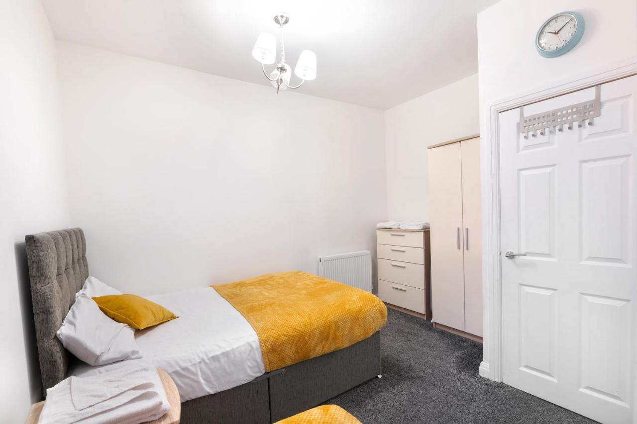 Modern Apartment Close To City Centre With Parking Leeds  Exteriör bild