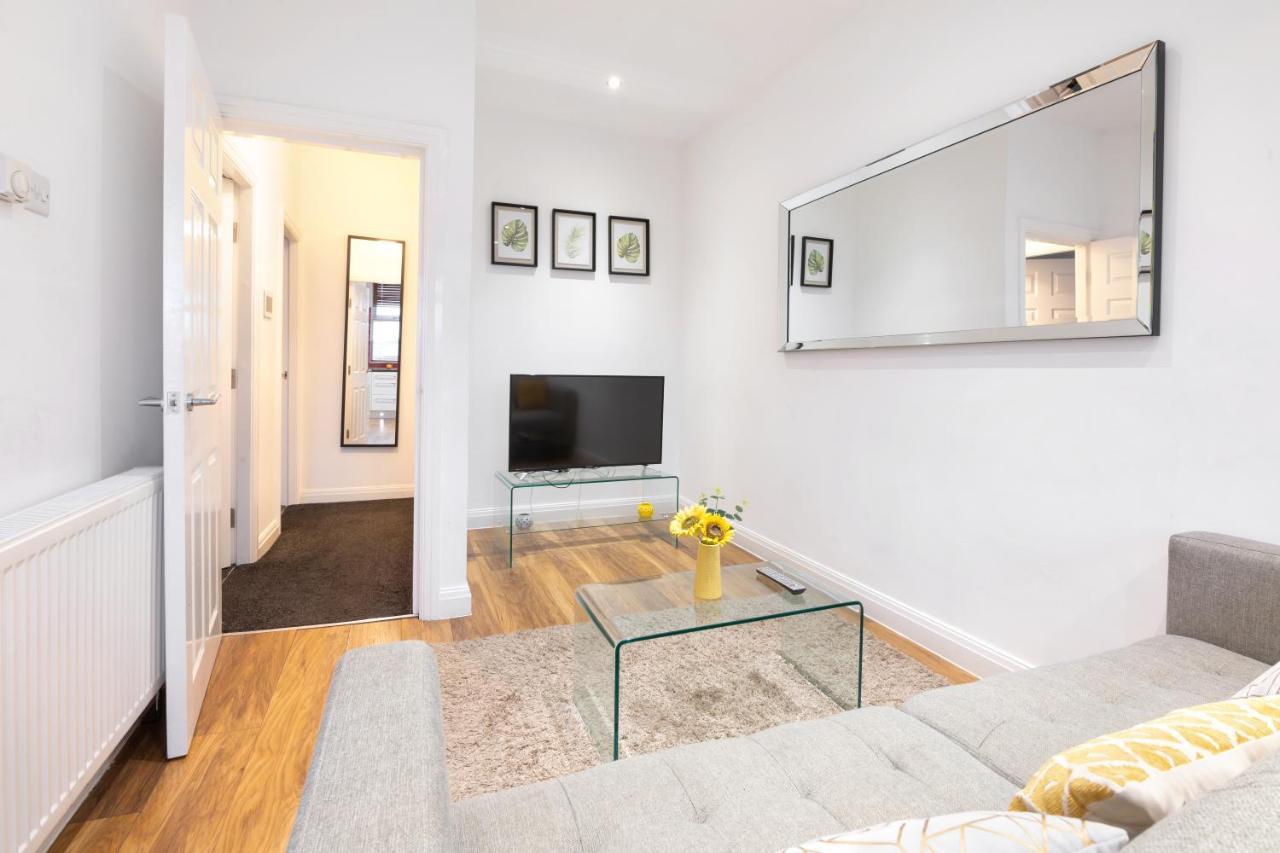 Modern Apartment Close To City Centre With Parking Leeds  Exteriör bild